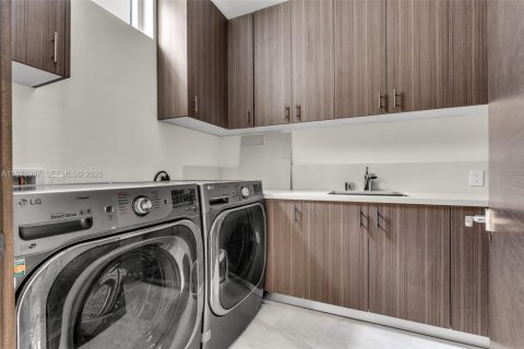 Casa en venta en Pinecrest, Florida, 8 dormitorios, 771.65 m2 № 2042335 - foto 15