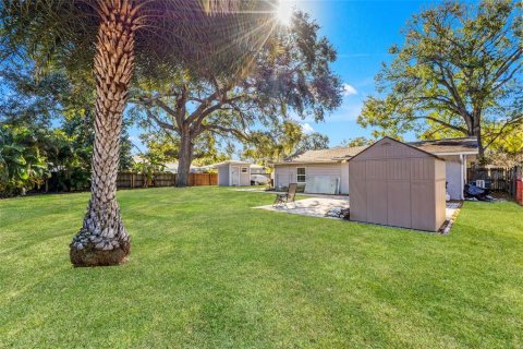 House in Saint Petersburg, Florida 3 bedrooms, 150.22 sq.m. № 2136597 - photo 5