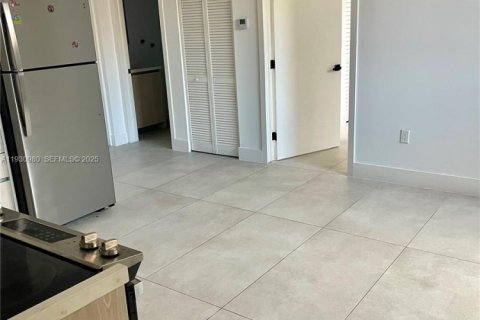 Снять в аренду квартиру в Майами, Флорида 2 спальни, 69.68м2, № 1989744 - фото 16