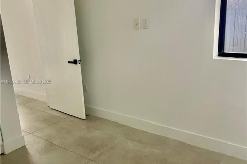 Снять в аренду квартиру в Майами, Флорида 2 спальни, 69.68м2, № 1989744 - фото 14