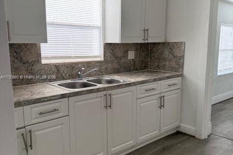 House in Miami, Florida 3 bedrooms, 109.16 sq.m. № 1474442 - photo 6