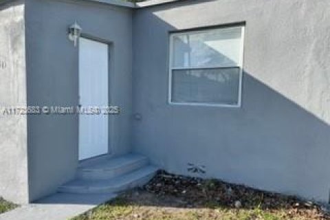 House in Miami, Florida 3 bedrooms, 109.16 sq.m. № 1474442 - photo 2