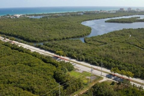 Land in Hollywood, Florida № 40341 - photo 1