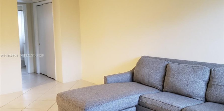 Condominio en Hallandale Beach, Florida, 1 dormitorio  № 2003852