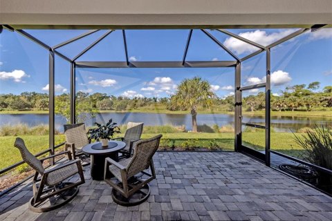 House in Venice, Florida 3 bedrooms, 171.87 sq.m. № 2430589 - photo 10