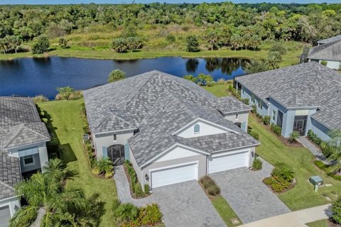 House in Venice, Florida 3 bedrooms, 171.87 sq.m. № 2430589 - photo 2