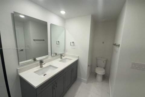 House in Lehigh Acres, Florida 3 bedrooms № 1841265 - photo 15