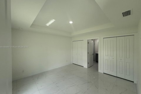 House in Lehigh Acres, Florida 3 bedrooms № 1841265 - photo 13