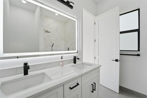 Купить виллу или дом в Порт-Шарлотт, Флорида 7 комнат, 161.46м2, № 2232868 - фото 29