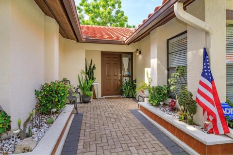 House in Orlando, Florida 3 bedrooms, 150.41 sq.m. № 1826444 - photo 2