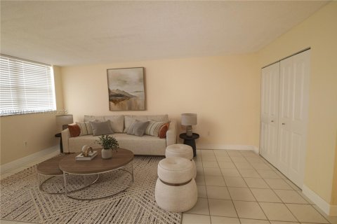 Condo in Miami, Florida, 3 bedrooms  № 1809442 - photo 4
