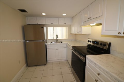 Condo in Miami, Florida, 3 bedrooms  № 1809442 - photo 6