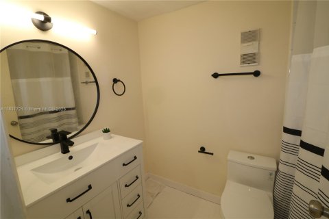 Condo in Miami, Florida, 3 bedrooms  № 1809442 - photo 11