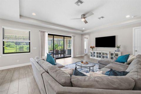 House in Lutz, Florida 7 bedrooms, 485.32 sq.m. № 2350327 - photo 13