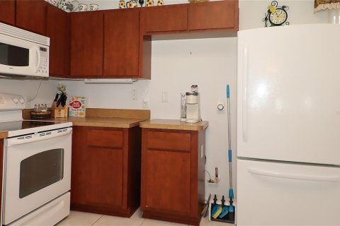 Casa en venta en Summerfield, Florida, 3 dormitorios, 122.35 m2 № 2233489 - foto 14