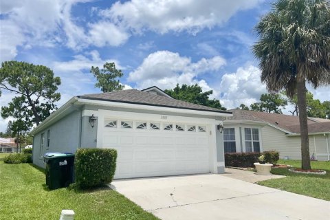House in Orlando, Florida 3 bedrooms, 141.3 sq.m. № 1816318 - photo 2