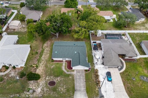 House in Spring Hill, Florida 3 bedrooms, 169.27 sq.m. № 2096547 - photo 2