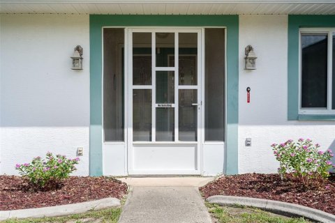 House in Spring Hill, Florida 3 bedrooms, 169.27 sq.m. № 2096547 - photo 10