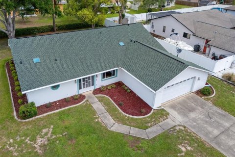 House in Spring Hill, Florida 3 bedrooms, 169.27 sq.m. № 2096547 - photo 7