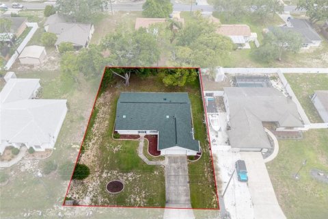 House in Spring Hill, Florida 3 bedrooms, 169.27 sq.m. № 2096547 - photo 3