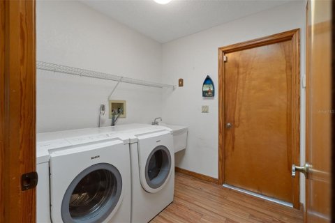 House in Spring Hill, Florida 3 bedrooms, 169.27 sq.m. № 2096547 - photo 28