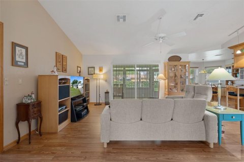 House in Spring Hill, Florida 3 bedrooms, 169.27 sq.m. № 2096547 - photo 14
