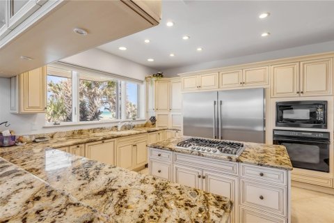 Villa ou maison à vendre à New Smyrna Beach, Floride: 5 chambres, 613.71 m2 № 1745264 - photo 16