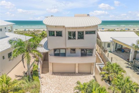 Villa ou maison à vendre à New Smyrna Beach, Floride: 5 chambres, 613.71 m2 № 1745264 - photo 1