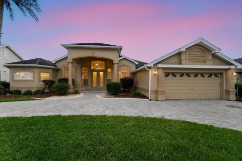 House in Longwood, Florida 4 bedrooms, 232.16 sq.m. № 2324920