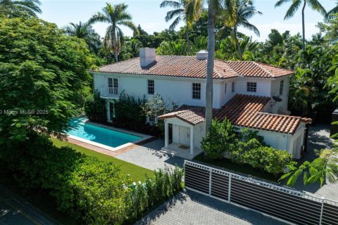 Casa en alquiler en Miami Beach, Florida, 5 dormitorios, 338.26 m2 № 1953579 - foto 3