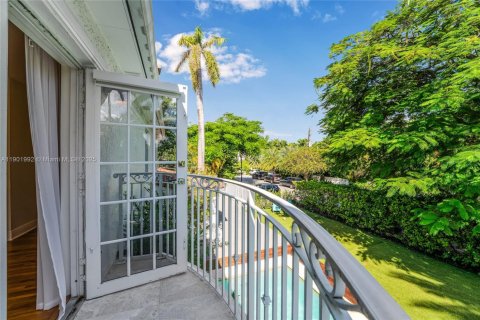 Casa en alquiler en Miami Beach, Florida, 5 dormitorios, 338.26 m2 № 1953579 - foto 17
