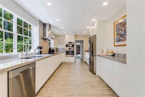 Casa en alquiler en Miami Beach, Florida, 5 dormitorios, 338.26 m2 № 1953579 - foto 15