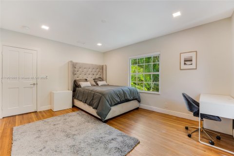 Casa en alquiler en Miami Beach, Florida, 5 dormitorios, 338.26 m2 № 1953579 - foto 22