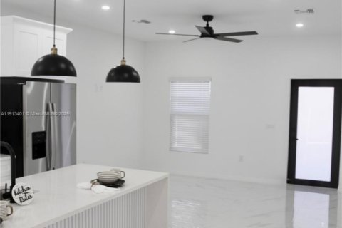 Casa en venta en Lehigh Acres, Florida, 3 dormitorios, 98.48 m2 № 1969454 - foto 9