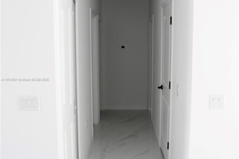 Casa en venta en Lehigh Acres, Florida, 3 dormitorios, 98.48 m2 № 1969454 - foto 10