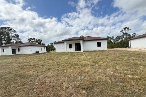 Casa en venta en Lehigh Acres, Florida, 3 dormitorios, 98.48 m2 № 1969454 - foto 3