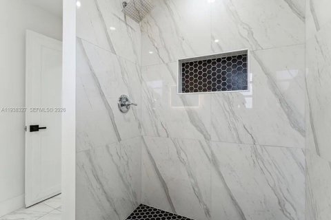 Купить виллу или дом в Пемброк-Пайнс, Флорида 3 спальни, 154.22м2, № 1995878 - фото 13