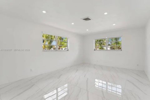 Купить виллу или дом в Пемброк-Пайнс, Флорида 3 спальни, 154.22м2, № 1995878 - фото 15