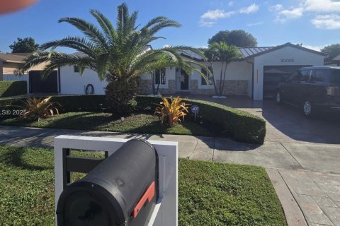 Снять в аренду виллу или дом в Хайалиа, Флорида 4 спальни, 124.02м2, № 1964134 - фото 2