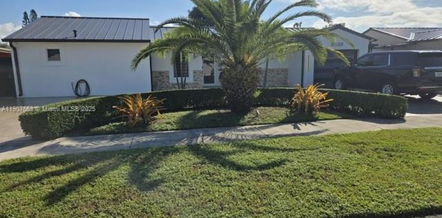 Дом в Хайалиа, Флорида 4 спальни, 124.02м2 № 1964134