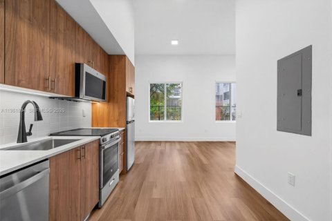 Appartement à louer à Miami, Floride: 37.16 m2 № 2024672 - photo 2