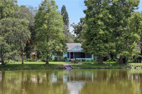 House in Tampa, Florida 3 bedrooms, 133.87 sq.m. № 1885576 - photo 1