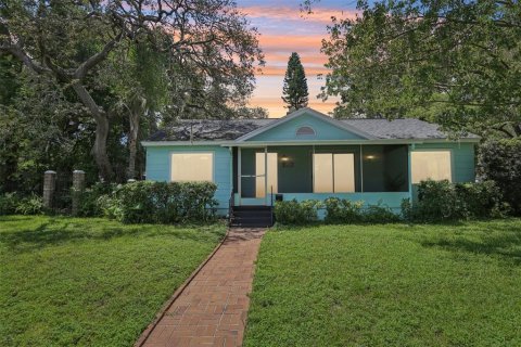 House in Tampa, Florida 3 bedrooms, 133.87 sq.m. № 1885576 - photo 2