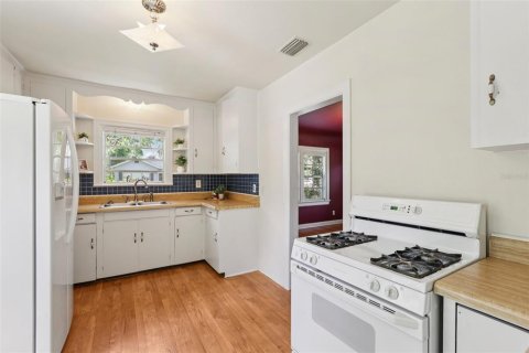 House in Tampa, Florida 3 bedrooms, 133.87 sq.m. № 1885576 - photo 6