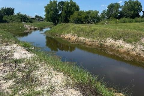 Terrain à vendre à Lehigh Acres, Floride № 2022472 - photo 9