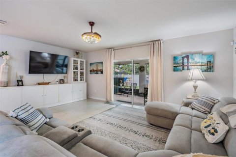 House in Wesley Chapel, Florida 4 bedrooms, 201.04 sq.m. № 1818920 - photo 13