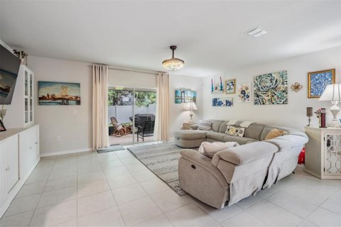 House in Wesley Chapel, Florida 4 bedrooms, 201.04 sq.m. № 1818920 - photo 12