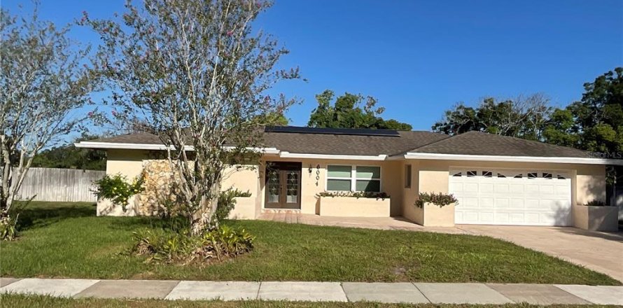Villa ou maison à Orlando, Floride 4 chambres, 232.81 m2 № 2404904