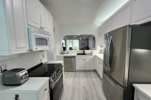 Condo in Doral, Florida, 3 bedrooms  № 1865256 - photo 11