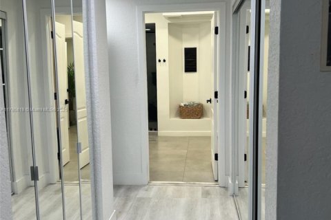 Condo in Doral, Florida, 3 bedrooms  № 1865256 - photo 17